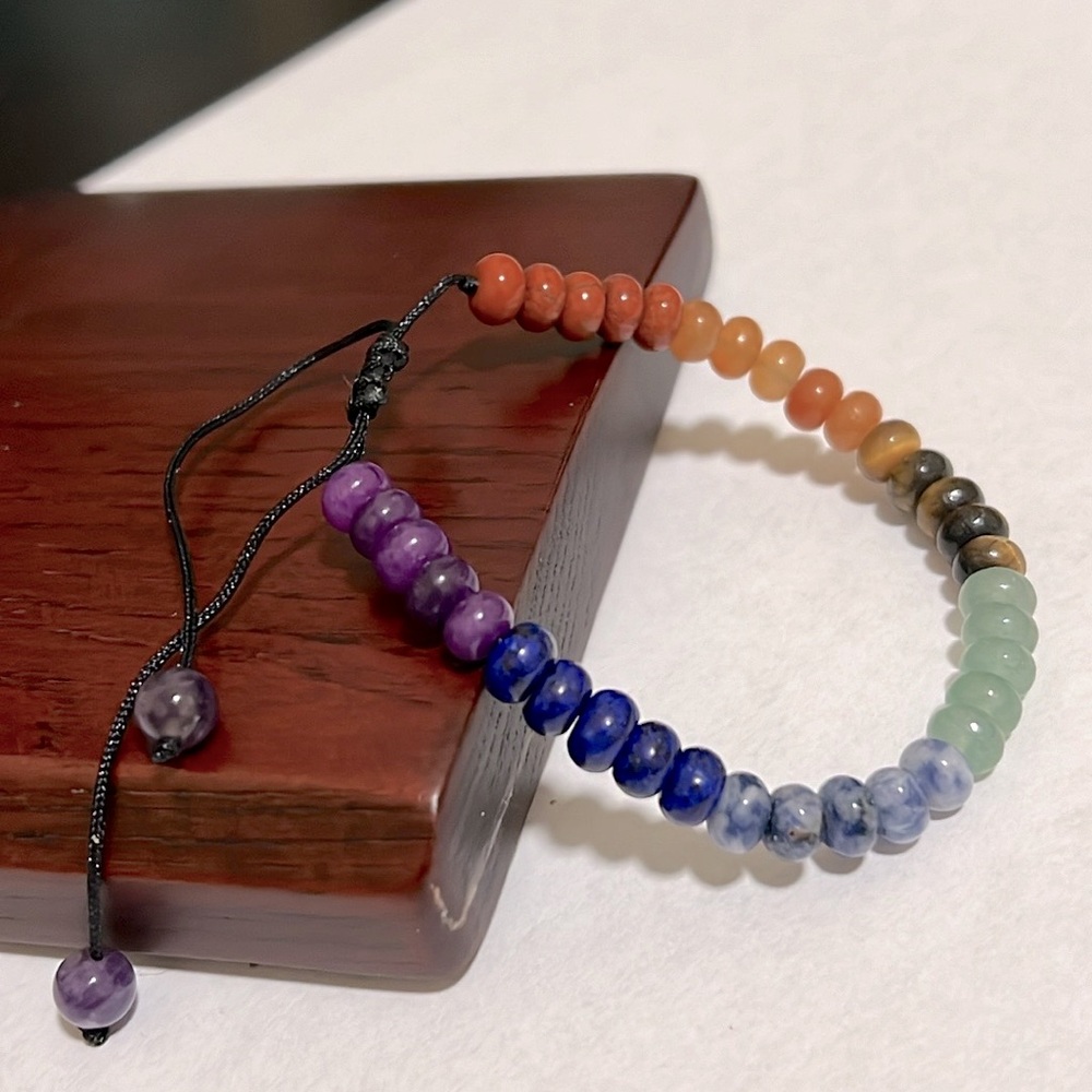 ADJUSTABLE 7 CHAKRA NATURAL STONE BEADED BRACELET